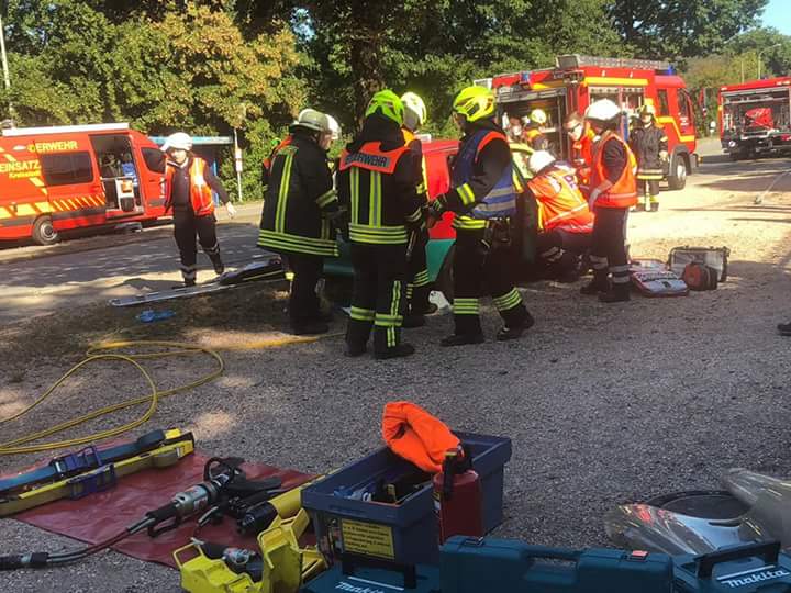 Datei:Einsatzuebung TH VU mit DRK und LB Osterbruecken20180819 13.jpg