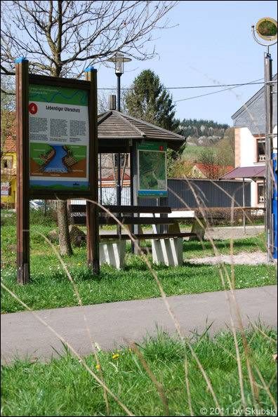 Datei:Spielplatz dorfplatz 08.jpg