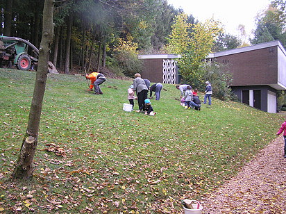 Datei:Tatortdorfmitte2008 01.jpg