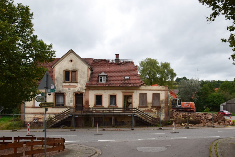 Datei:Abriss Gasthaus Geis Sept.17(7).jpg